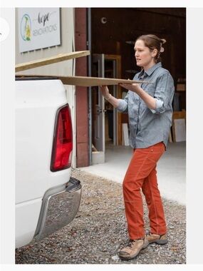 Women’s Dovetail work pants in paprika. Size 14, inseam 34.